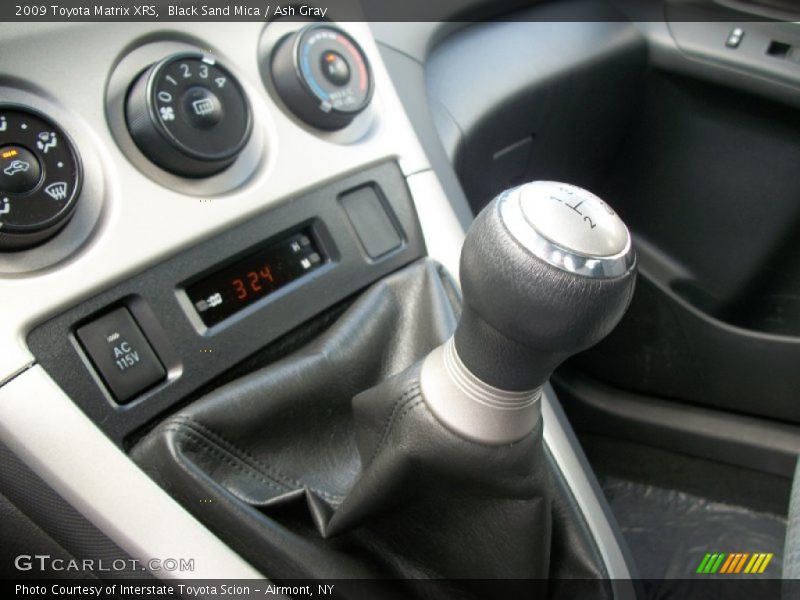  2009 Matrix XRS 5 Speed Manual Shifter