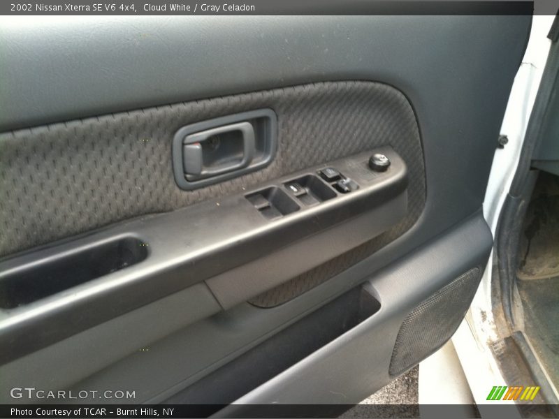 Cloud White / Gray Celadon 2002 Nissan Xterra SE V6 4x4