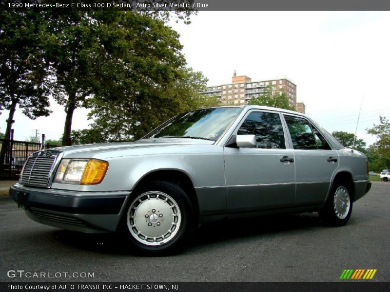 Front 3/4 View of 1990 E Class 300 D Sedan