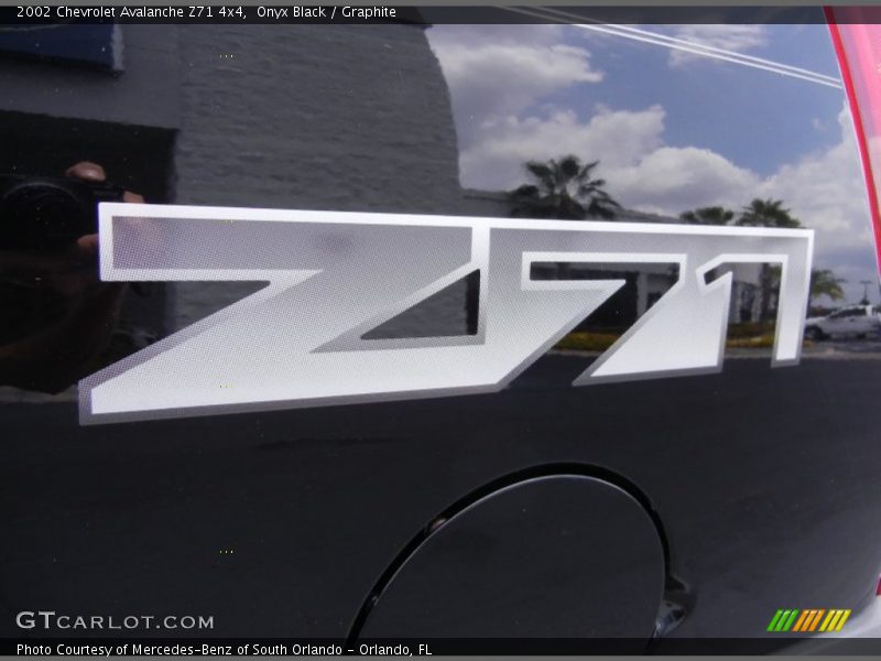 Onyx Black / Graphite 2002 Chevrolet Avalanche Z71 4x4