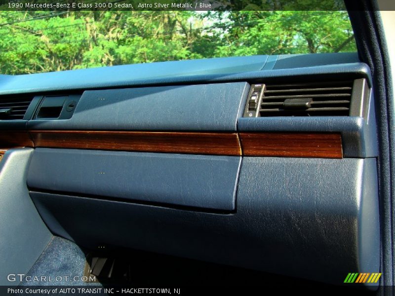 Dashboard of 1990 E Class 300 D Sedan