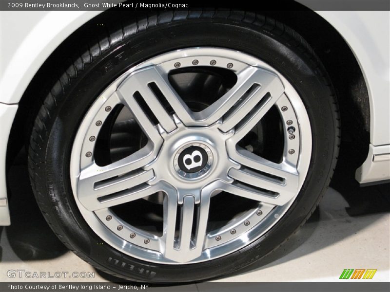 Ghost White Pearl / Magnolia/Cognac 2009 Bentley Brooklands