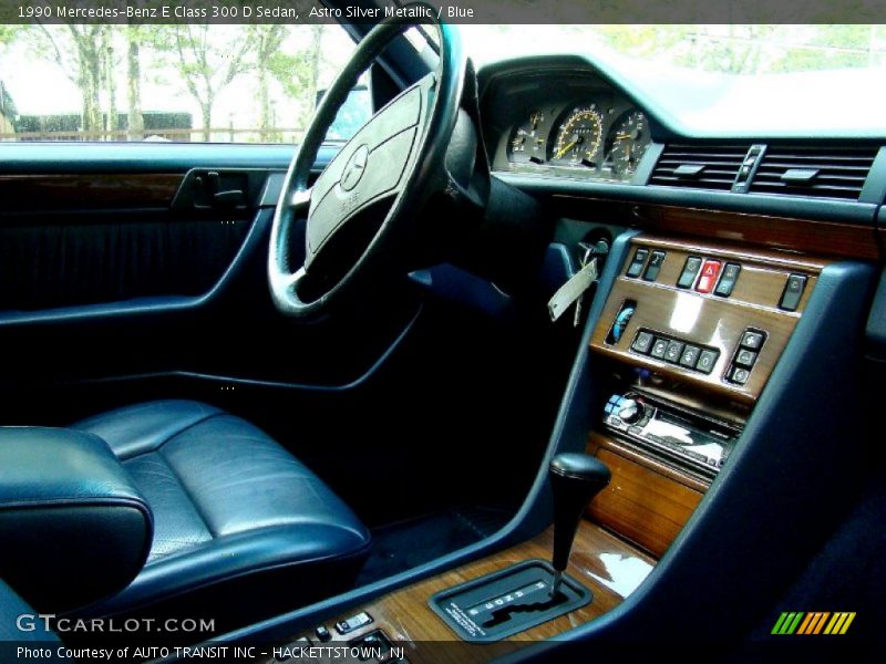  1990 E Class 300 D Sedan Blue Interior