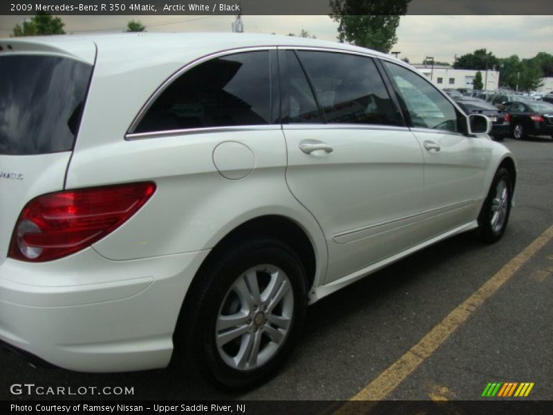 Arctic White / Black 2009 Mercedes-Benz R 350 4Matic
