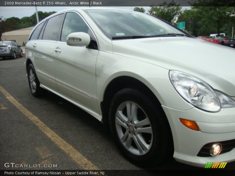 Arctic White / Black 2009 Mercedes-Benz R 350 4Matic