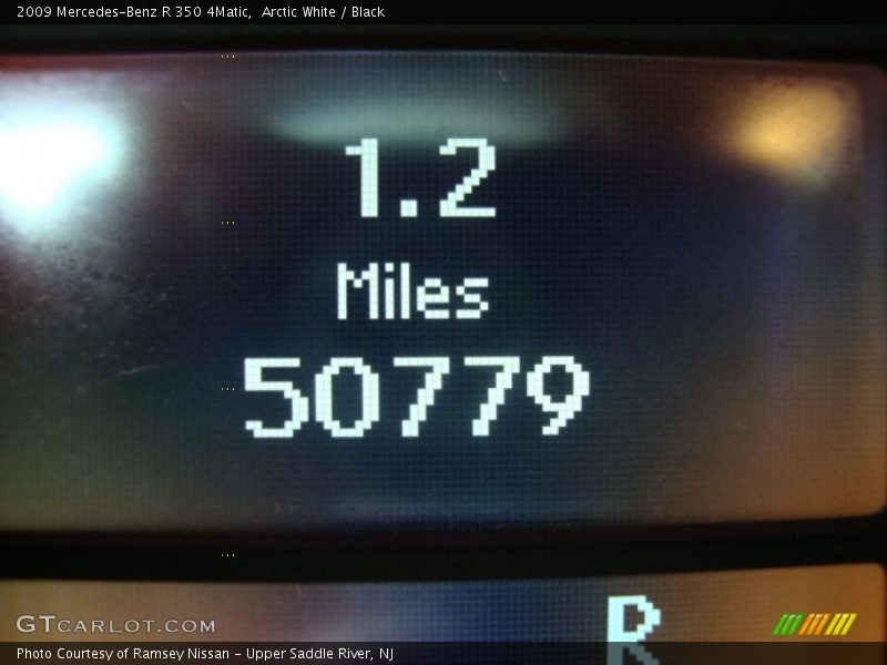 Arctic White / Black 2009 Mercedes-Benz R 350 4Matic