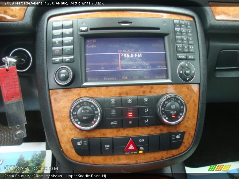 Arctic White / Black 2009 Mercedes-Benz R 350 4Matic