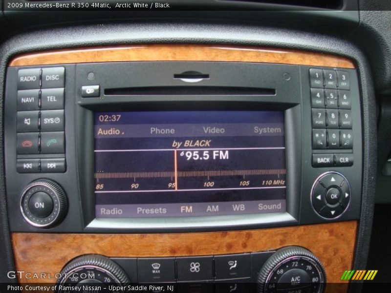 Arctic White / Black 2009 Mercedes-Benz R 350 4Matic