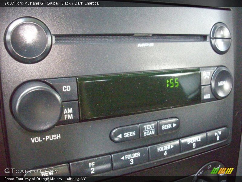 Controls of 2007 Mustang GT Coupe