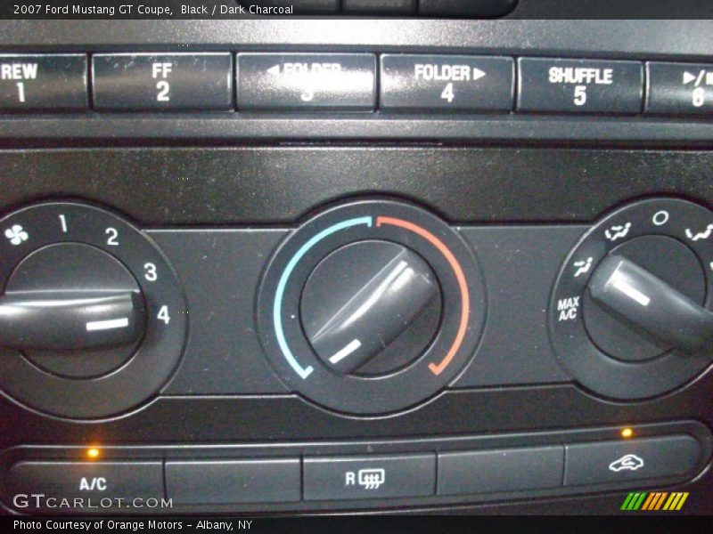 Controls of 2007 Mustang GT Coupe