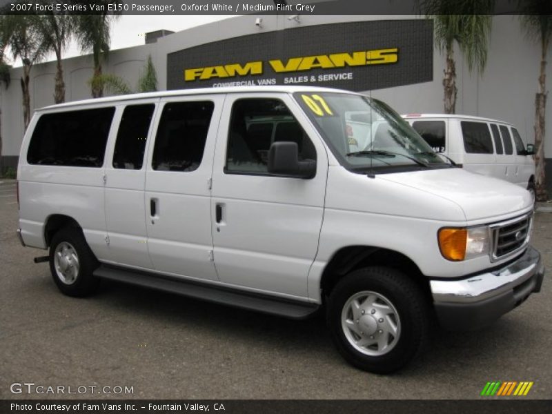 Oxford White / Medium Flint Grey 2007 Ford E Series Van E150 Passenger
