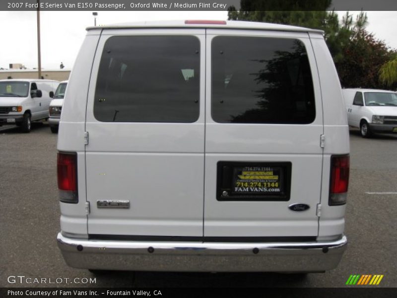 Oxford White / Medium Flint Grey 2007 Ford E Series Van E150 Passenger