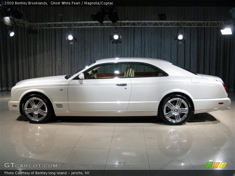 Ghost White Pearl / Magnolia/Cognac 2009 Bentley Brooklands