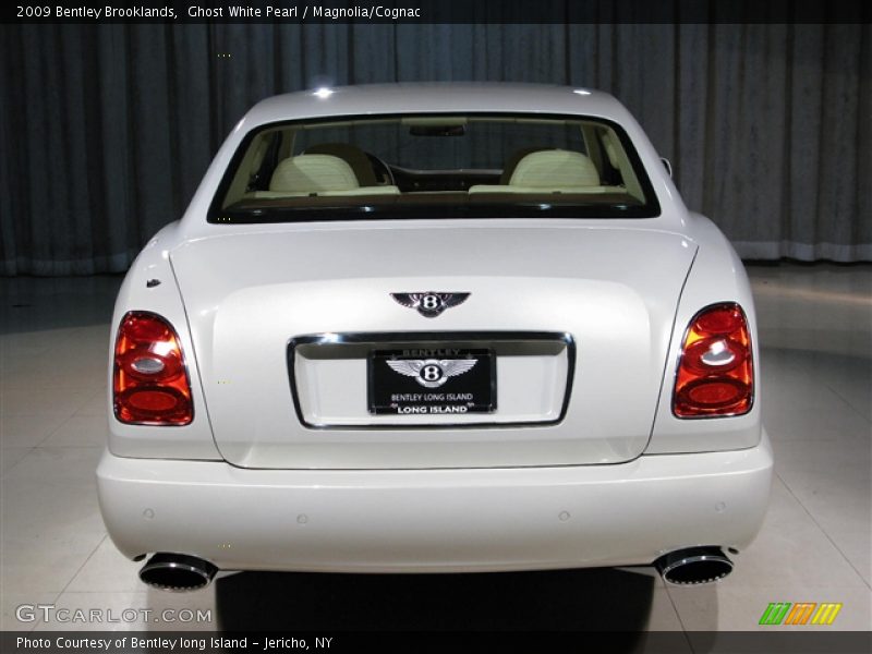 Ghost White Pearl / Magnolia/Cognac 2009 Bentley Brooklands