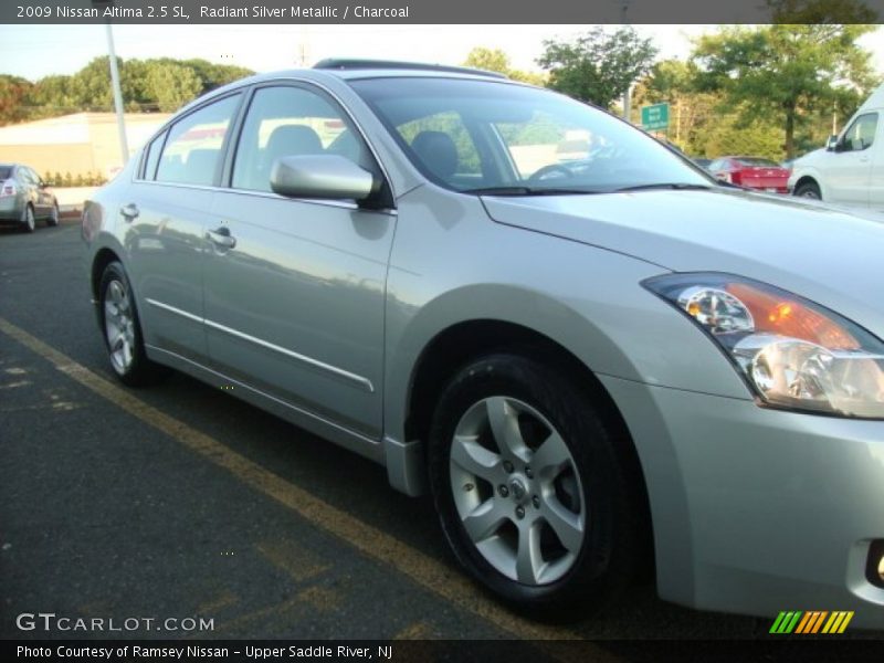 Radiant Silver Metallic / Charcoal 2009 Nissan Altima 2.5 SL