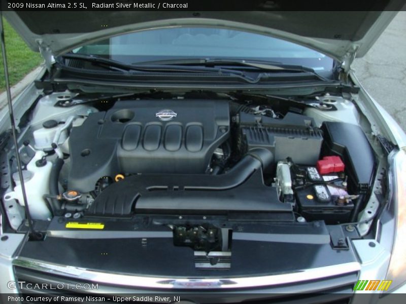Radiant Silver Metallic / Charcoal 2009 Nissan Altima 2.5 SL