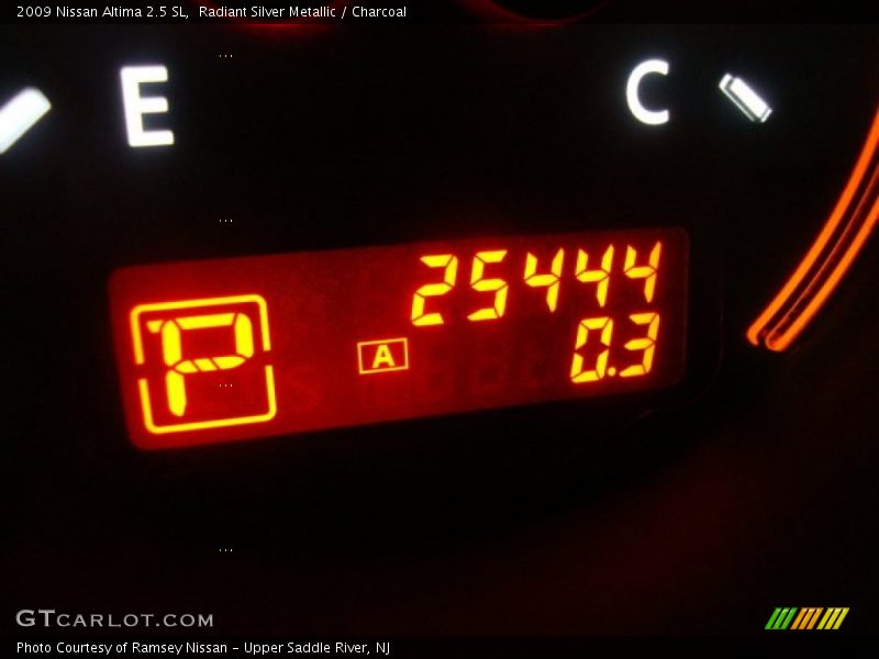 Radiant Silver Metallic / Charcoal 2009 Nissan Altima 2.5 SL