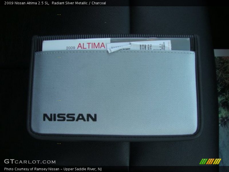 Radiant Silver Metallic / Charcoal 2009 Nissan Altima 2.5 SL