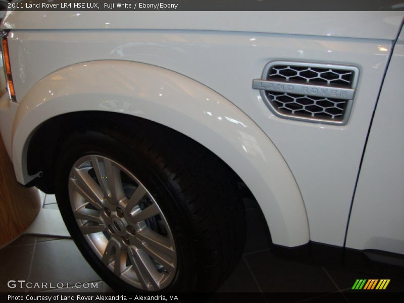 Fuji White / Ebony/Ebony 2011 Land Rover LR4 HSE LUX
