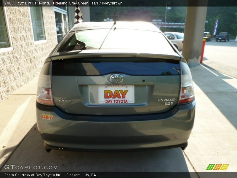 Tideland Gray Green Pearl / Ivory/Brown 2005 Toyota Prius Hybrid