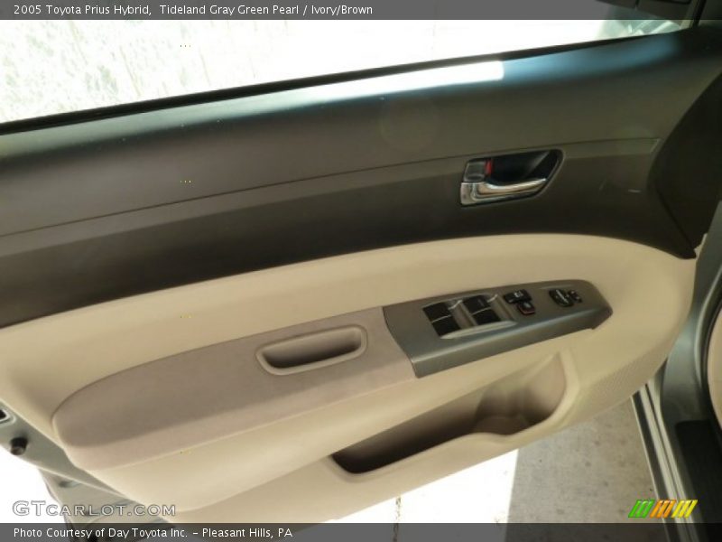 Tideland Gray Green Pearl / Ivory/Brown 2005 Toyota Prius Hybrid