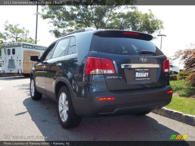 Pacific Blue / Black 2011 Kia Sorento EX