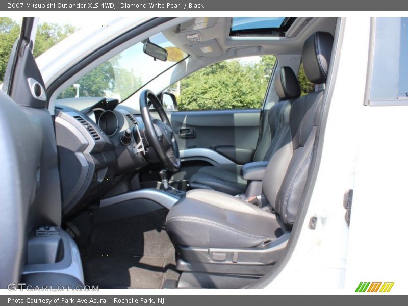Diamond White Pearl / Black 2007 Mitsubishi Outlander XLS 4WD