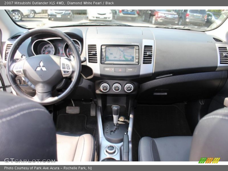 Diamond White Pearl / Black 2007 Mitsubishi Outlander XLS 4WD