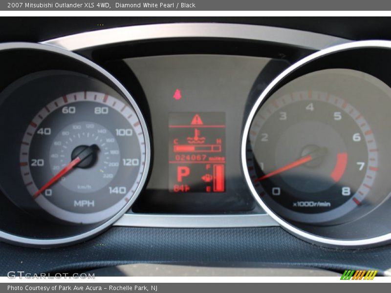 Diamond White Pearl / Black 2007 Mitsubishi Outlander XLS 4WD