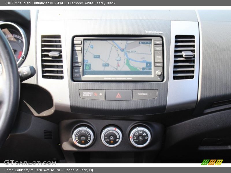 Diamond White Pearl / Black 2007 Mitsubishi Outlander XLS 4WD