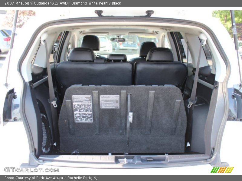 Diamond White Pearl / Black 2007 Mitsubishi Outlander XLS 4WD