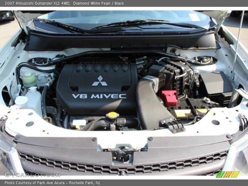 Diamond White Pearl / Black 2007 Mitsubishi Outlander XLS 4WD