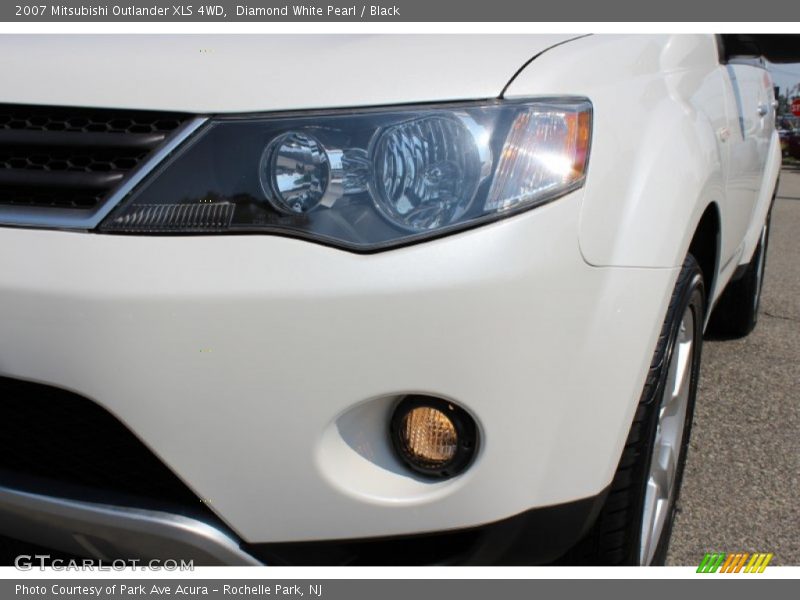 Diamond White Pearl / Black 2007 Mitsubishi Outlander XLS 4WD