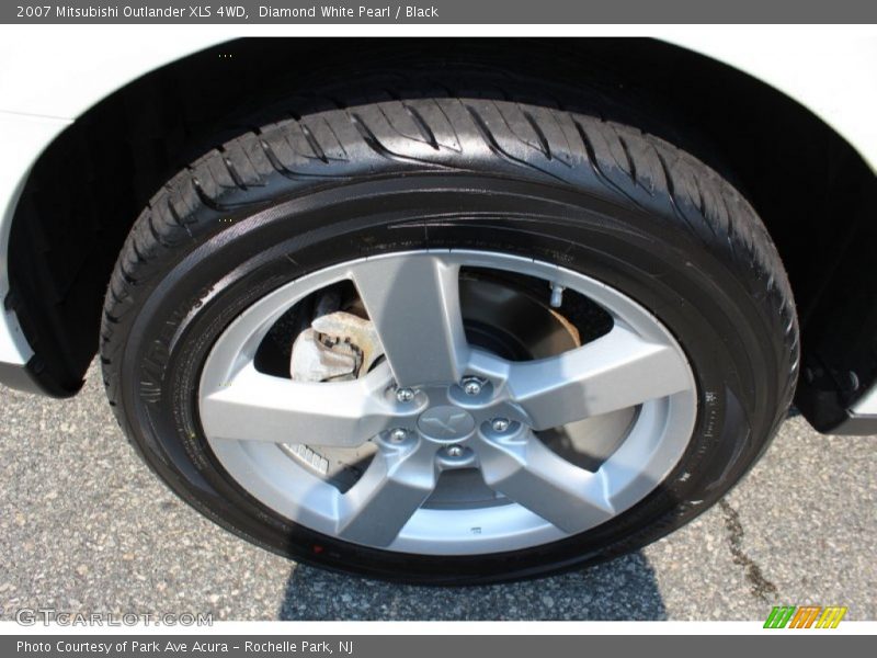Diamond White Pearl / Black 2007 Mitsubishi Outlander XLS 4WD