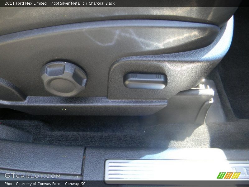Ingot Silver Metallic / Charcoal Black 2011 Ford Flex Limited