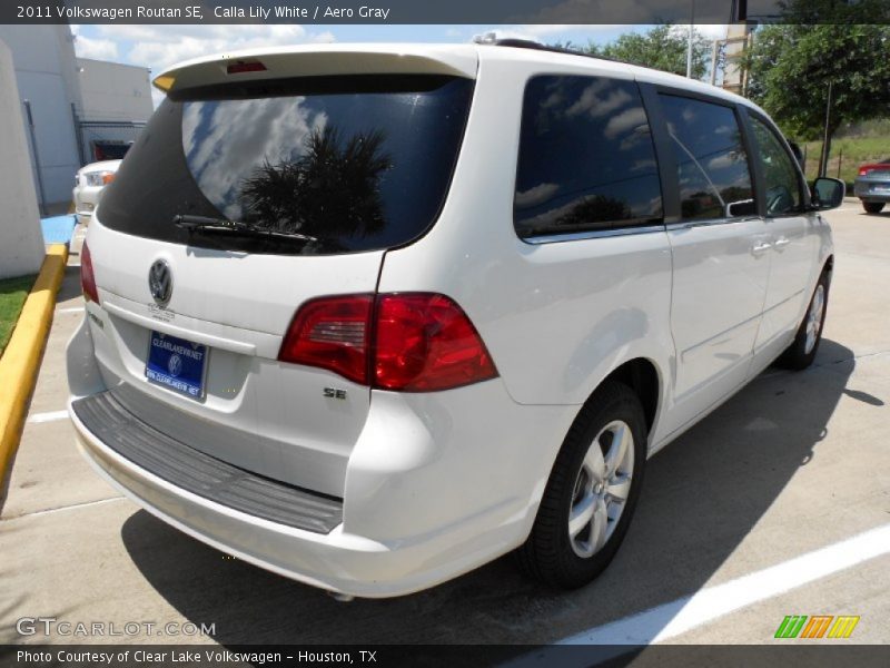 Calla Lily White / Aero Gray 2011 Volkswagen Routan SE