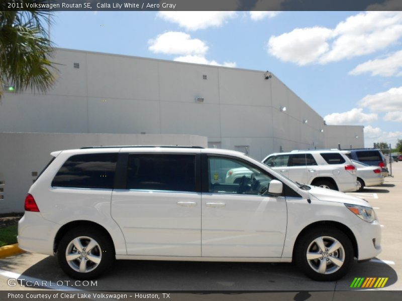 Calla Lily White / Aero Gray 2011 Volkswagen Routan SE