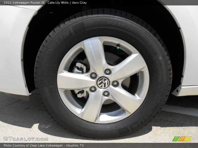 Calla Lily White / Aero Gray 2011 Volkswagen Routan SE