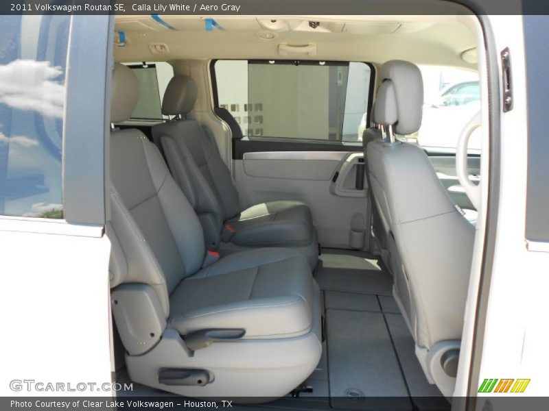 Calla Lily White / Aero Gray 2011 Volkswagen Routan SE