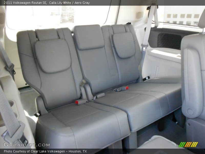 Calla Lily White / Aero Gray 2011 Volkswagen Routan SE