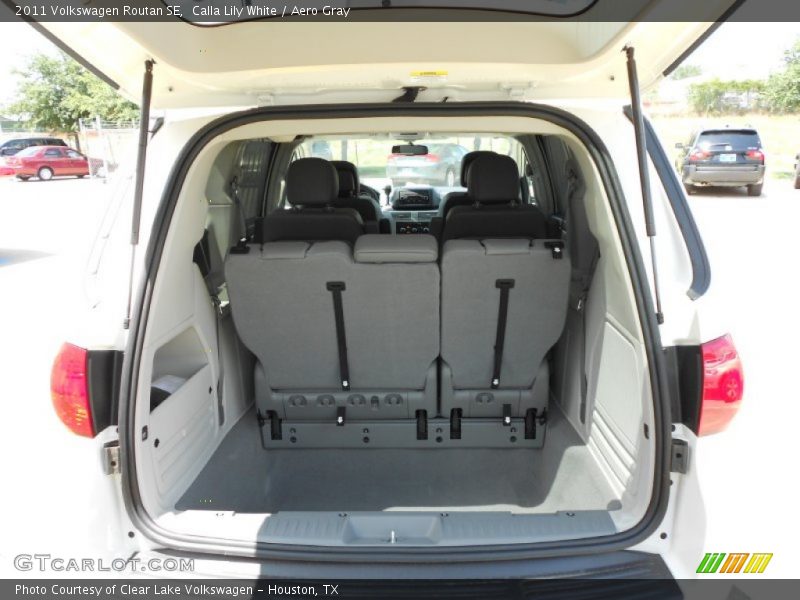 Calla Lily White / Aero Gray 2011 Volkswagen Routan SE