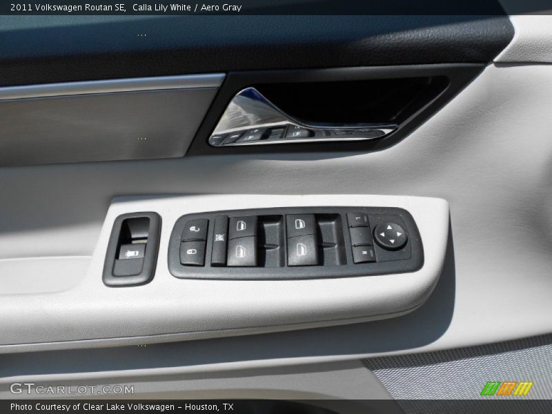 Calla Lily White / Aero Gray 2011 Volkswagen Routan SE
