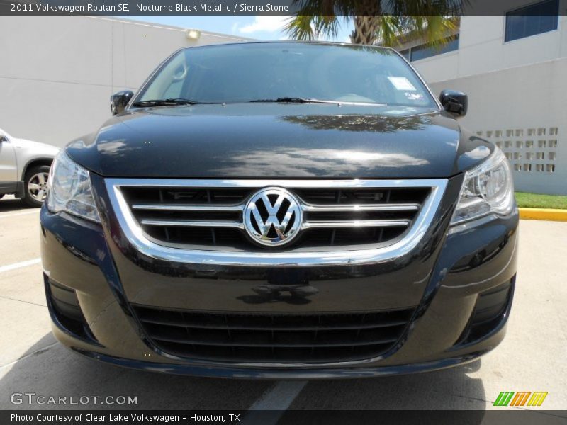 Nocturne Black Metallic / Sierra Stone 2011 Volkswagen Routan SE
