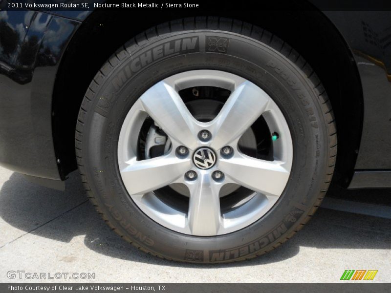 Nocturne Black Metallic / Sierra Stone 2011 Volkswagen Routan SE