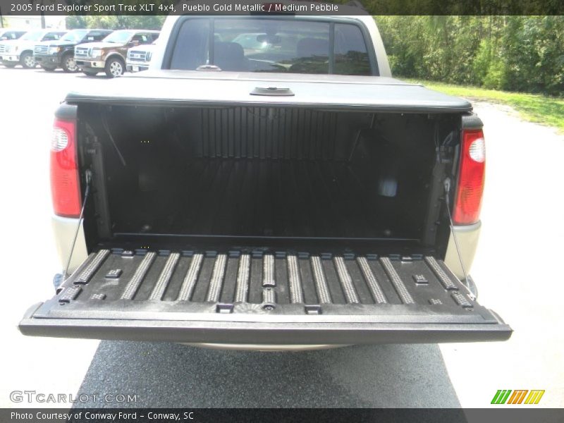 Pueblo Gold Metallic / Medium Pebble 2005 Ford Explorer Sport Trac XLT 4x4