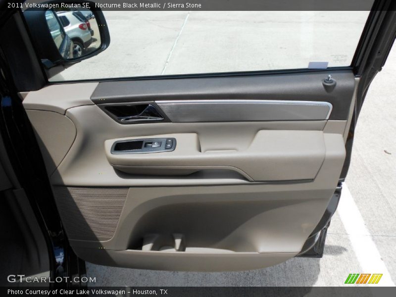 Nocturne Black Metallic / Sierra Stone 2011 Volkswagen Routan SE