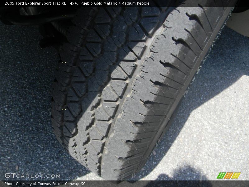 Pueblo Gold Metallic / Medium Pebble 2005 Ford Explorer Sport Trac XLT 4x4