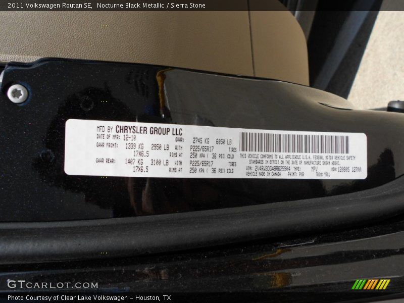 Nocturne Black Metallic / Sierra Stone 2011 Volkswagen Routan SE