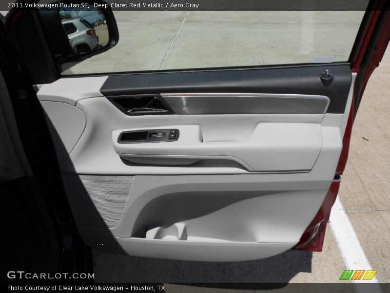 Deep Claret Red Metallic / Aero Gray 2011 Volkswagen Routan SE