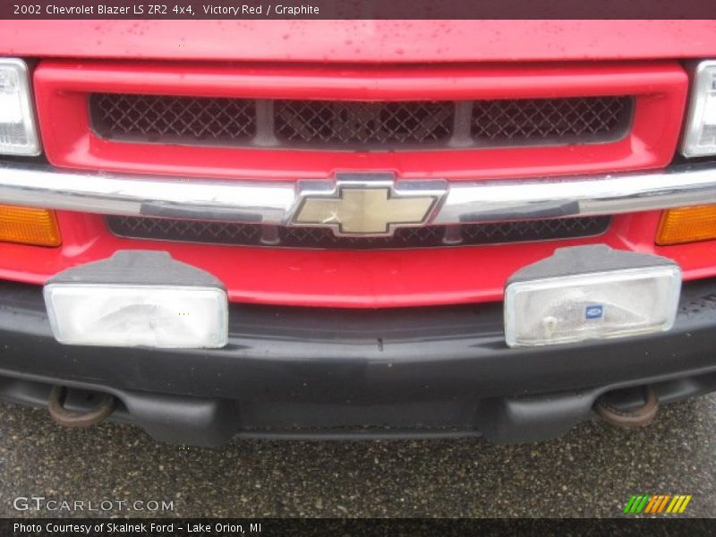 Victory Red / Graphite 2002 Chevrolet Blazer LS ZR2 4x4